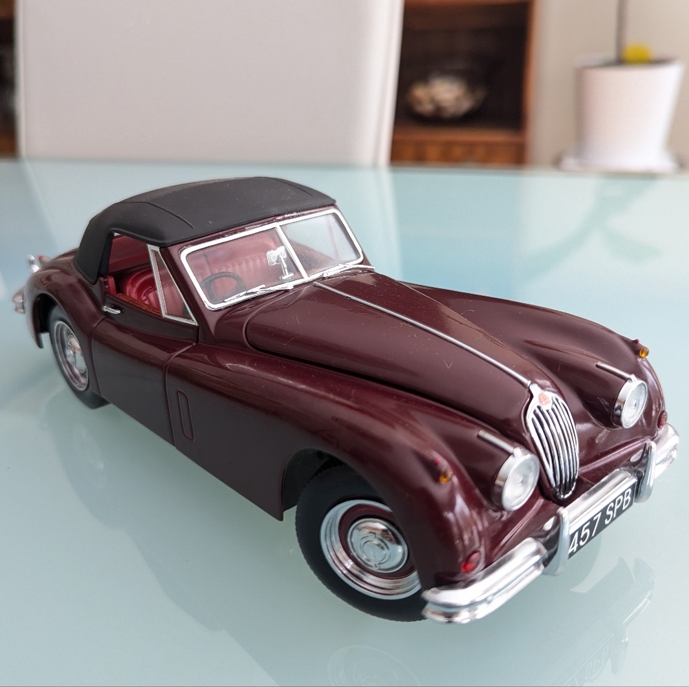 Sun Star 1955 Jaguar XK 140 Convertible 1:18 Die Cast Model Car Rare Collectible - Picture 3 of 12